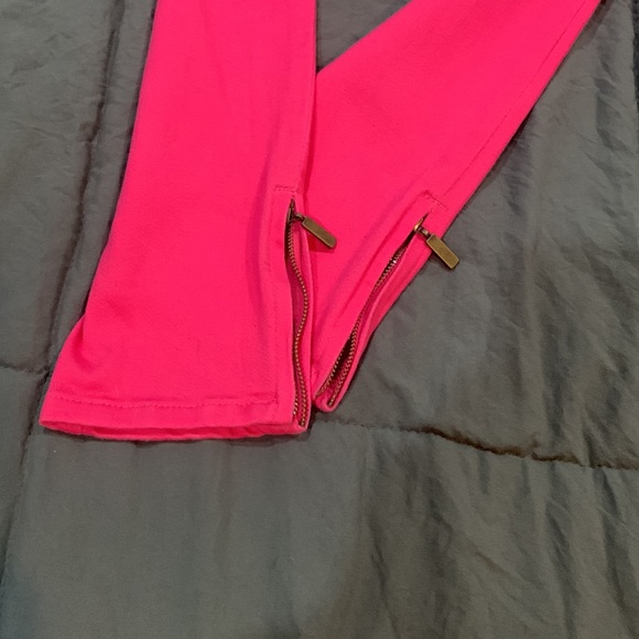 DG2 Diane Gilman - Pink denim jeans with zipper on legs - Size 2 - Picture 7 of 14